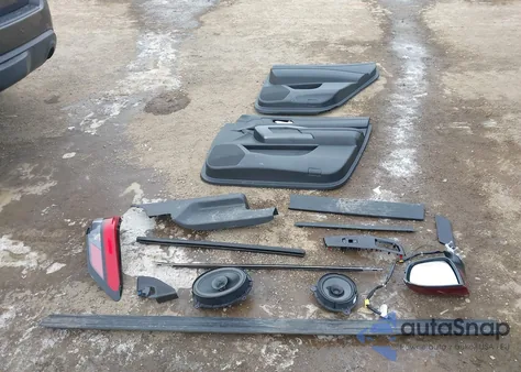 2023 Nissan Pathfinder Sl 4Wd z USA, uszkodzony, nr VIN 5N1DR3CC1PC223683